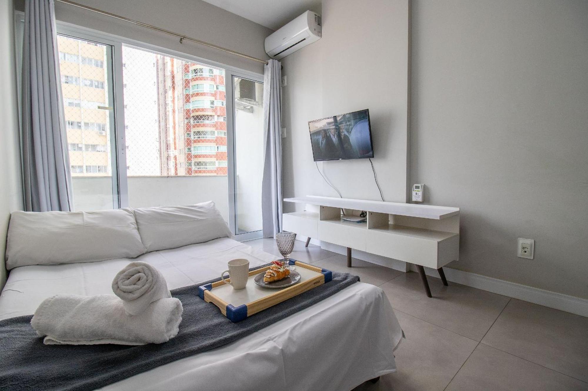 Pos43 - 1dorm, Climatizado, Frente Av. Brasil Apartamento