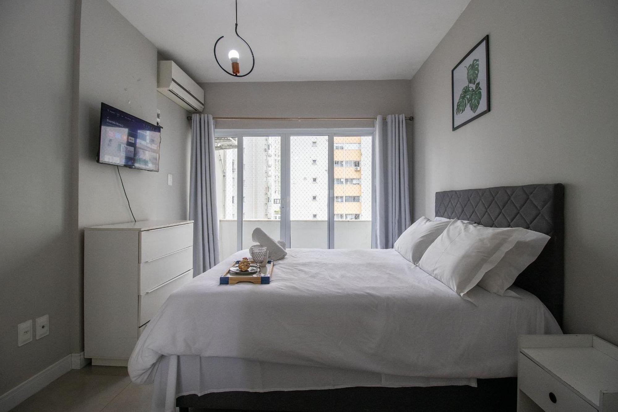 Apartamento Pos43 - 1dorm, Climatizado, Frente Av. Brasil *