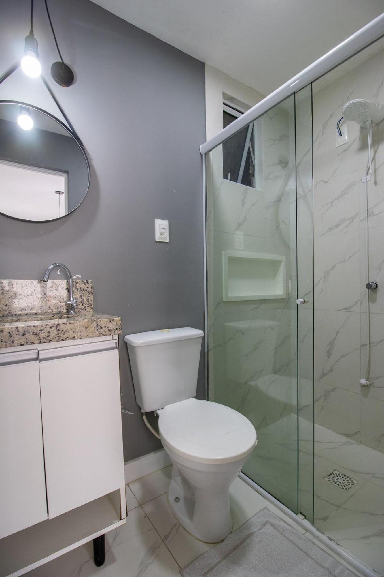 Pos43 - 1dorm, Climatizado, Frente Av. Brasil Apartamento