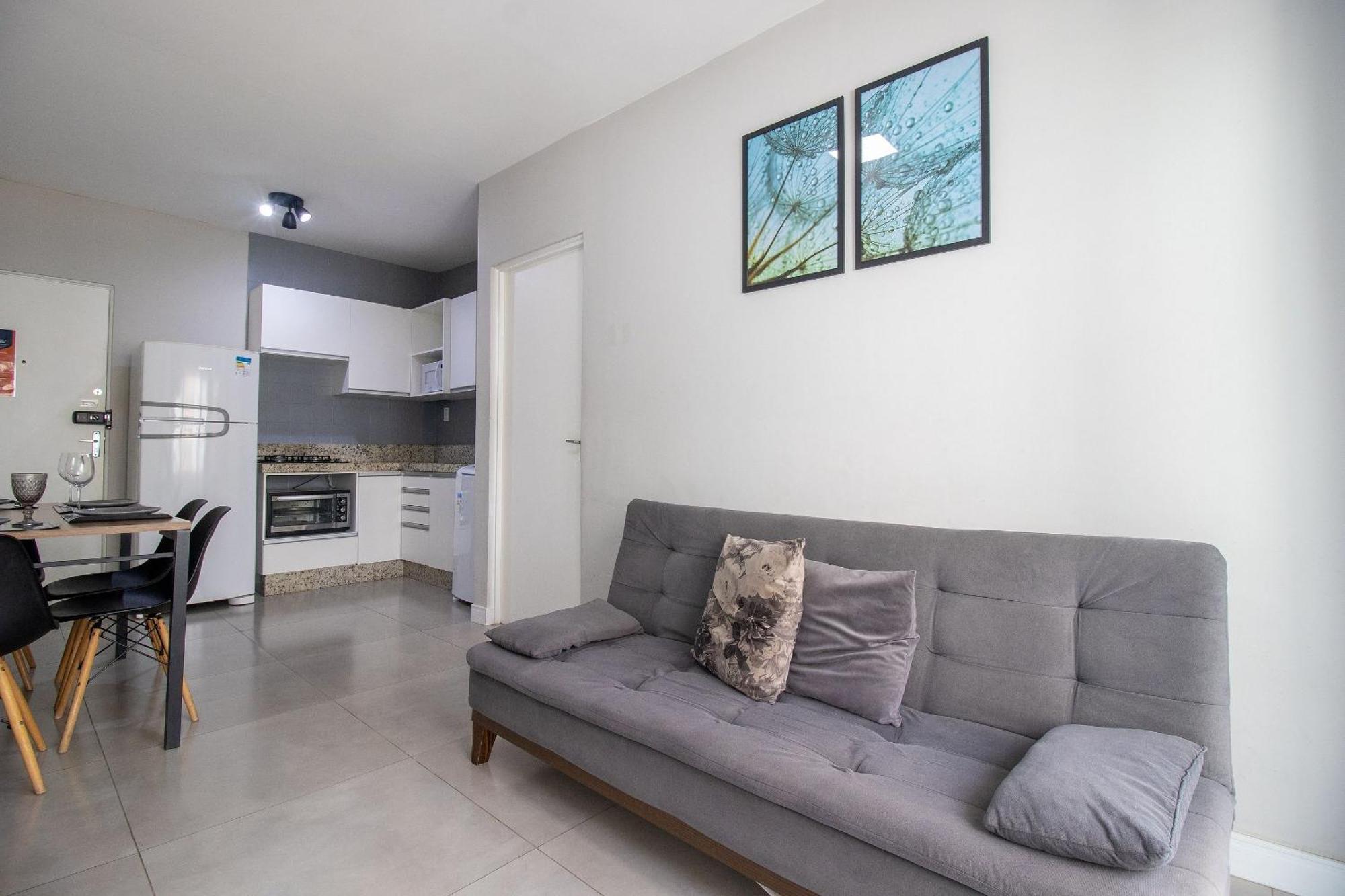 Pos43 - 1dorm, Climatizado, Frente Av. Brasil Balneario Camboriu